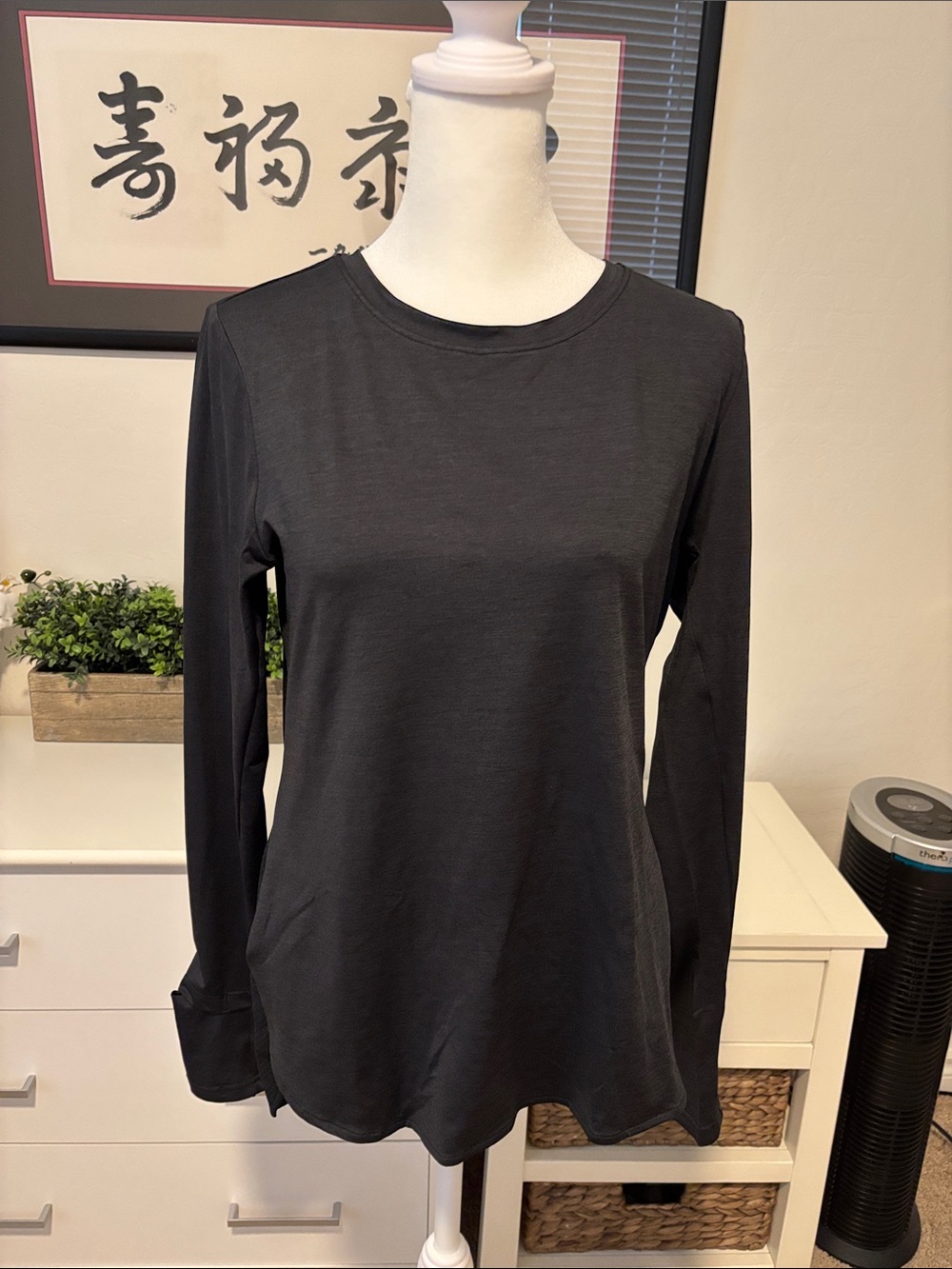 WILLIT Women's Long-Sleeve Crewneck Tee in Black